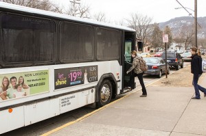 WSU students get on the shuttle Friday morning for class. TAYLOR NYMAN