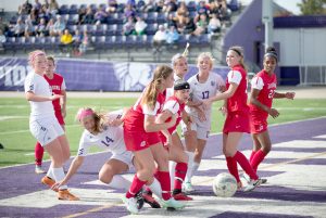 Winona State and Minnesota State University Moorhead battle for position during a corner kick in Saturday’s home game. The Warriors went 2-0 over the weekend. (Photo by Jacob Striker)