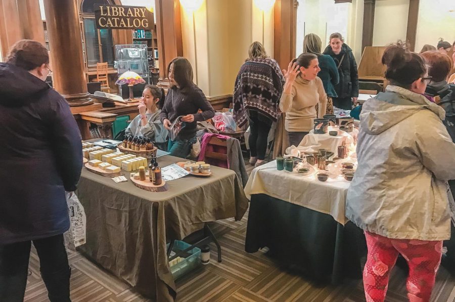 Local craftspeople and business owners gathered to sell their products at the Galentine’s Day event at the Winona Public Library on Thursday, February 13th. Along with the vendors and crafts, there were snacks, a s’mores bar and a hot cocoa bar open to the guests.