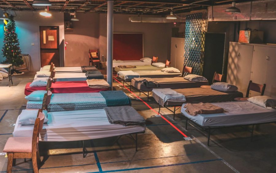 Winona+Community+Warming+Center+opens+its+doors+from+November+to+March+to+anyone+in+need+of+temporary+shelter.+The+center+offers+guests+a+place+to+sleep%2C+shower%2C+and+make+food.+Guests+can+find+the+Winona+Community+Warming+Center+by+going+to+the+alley+behind+the+Community+Bible+Church+in+downtown+Winona.