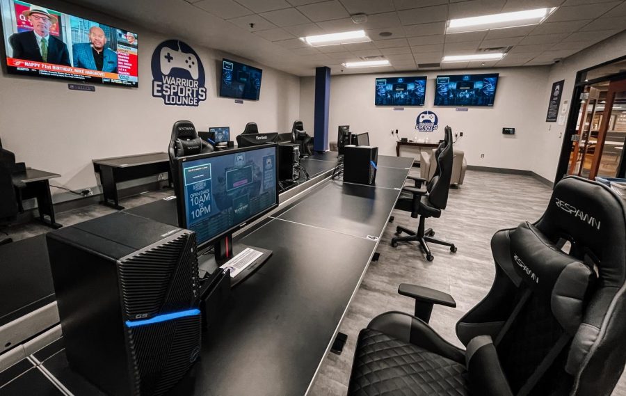 The Warrior Esports Lounge is open to 
students with eight gaming PC’s, six 
Nintendo Switch’s and five 65” Sony TV’s for use. Students must wear a mask inside, social distance and sanitize the equipment after they are done playing.