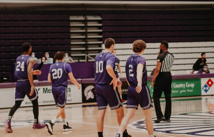 Winona State Warriors end the season with a win against Upper Iowa University, 90-67 at Winona State’s McCown Gymnasium on Saturday, Feb 20 after loosing the first game of the weekend, 80-65 on Friday, Feb 19.