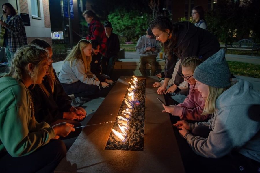 Among the festivities of the week was the unveiling of Winona States new Fire Feature. The 10-foot long fire table is featured outside of Kryzsko Commons and has been under construction for the Fall 2022 semester. On Oct. 20, students were invited to roast smores and listen to live music performances. The fire table will be operated by Student Union workers during the year and will be available for on-campus clubs and organizations to reserve.