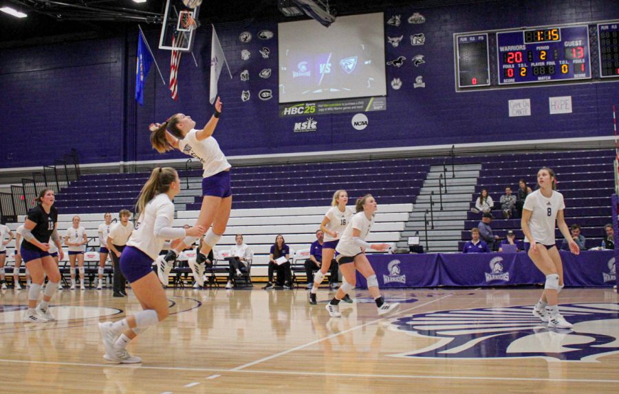 The womens volleyball team fell against nationally ranked Concordia - St. Paul on Oct. 22 despite winning against Minnesota State - Mankato on the Thursday prior.