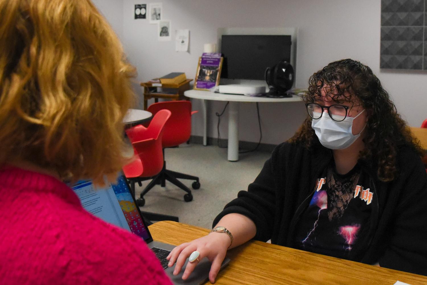 Impacts Of English S Graduate Program Ending By Spring 2024 The Winonan   Student Getting Help At The Writing Center 